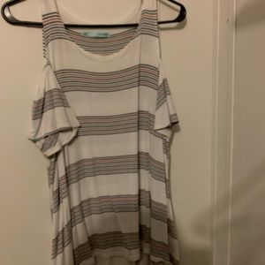 Maurices cold shoulder 24/7 top